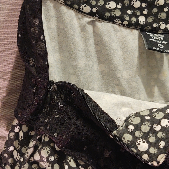 Tripp NYC womens MD gray skull  black lace ruffles skirt Hot Topic vintage NWOT - Picture 3 of 11